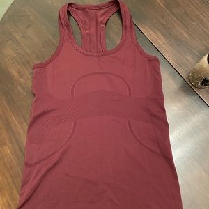Lululemon swiftly tank size 6 red maroon